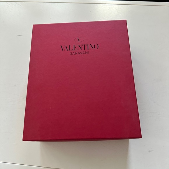 Sandals - Picture 6 of 6